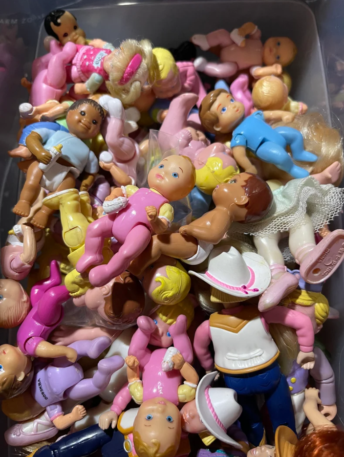 Vintage Fisher Price Loving Family & Barbie Babies β Toddlers Doll Lot β 65 Doll Full Set β Rare Mini Dolls β 90s/2000s Toys Collection