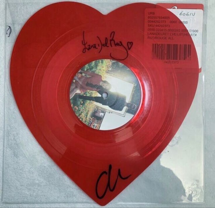 Lana Del Rey Heart Shaped Vinyl – Love / Lust for Life – Rare 2017 Red Record – Urban Outfitters Exclusive – Collector Gift