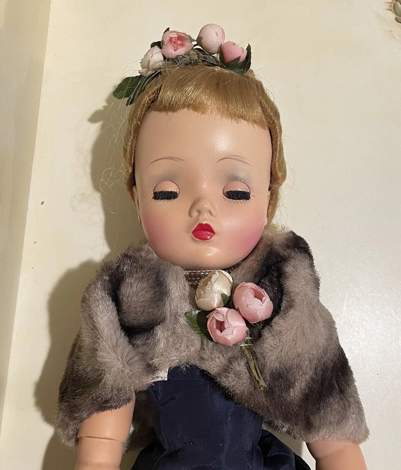 Vintage 1950s Madame Alexander Cissy Doll in Near Mint, Accessories